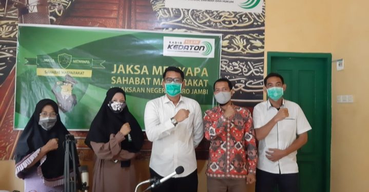 Kejari Muaro Jambi Sapa Pendengar Radio Kedaton 93,8 FM