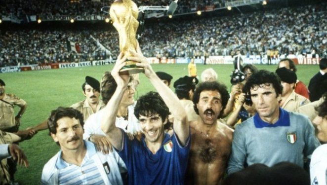 Rossi Bintang Sepakbola Italia Meninggal Dunia