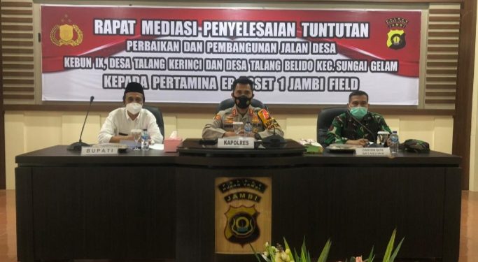 Kapolres Muaro Jambi Mediasi Warga Sungai Gelam Vs Pertamina
