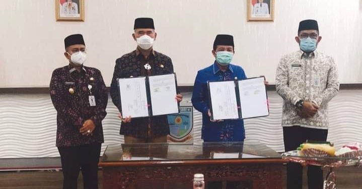 Silahturahmi Dengan Pemkot Kota Gubernur Serahkan Salurkan Bantuan Pendidikan