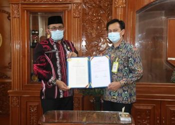 Sudirman Serahkan SK Penetapan Lokasi Pengadaan Tanah Pembangunan Jalan Tol Betung Tempino- Jambi