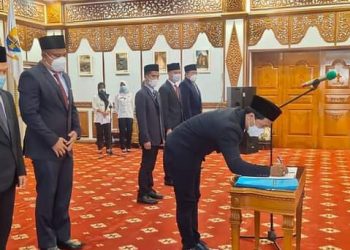 Sekda Lantik Komisioner KPID Provinsi Jambi