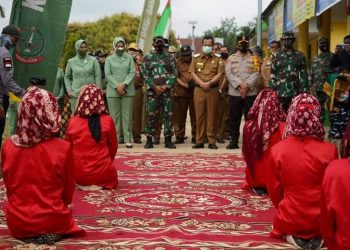 Bambang Bayu Suseno Membuka Kegiatan TMMD ke-110 di Sungai Terap