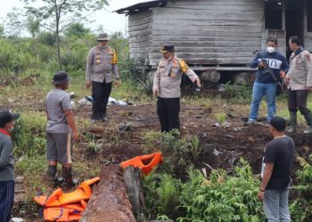 Kapolres Muaro Jambi Dampingi Kapolda Jambi Tinjau Pembangunan Sekat Kanal Di Kumpe