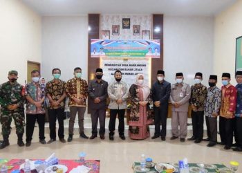 Bupati Masnah Resmikan Kantor Desa dan Beri Bantuan Bansos Sembako