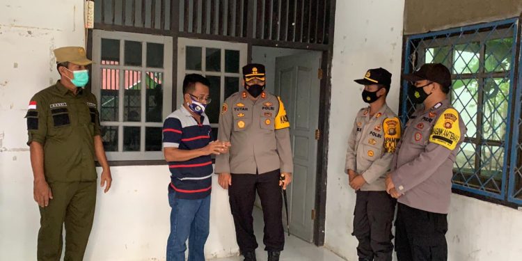Kapolres Muarojambi Kunjungi Posko PPKM di Desa Kasang Lopak Alai