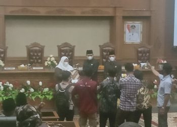 Bupati Sampaikan Ranperda APBD tahun 2020 Dalam Paripurna DPRD Muaro Jambi