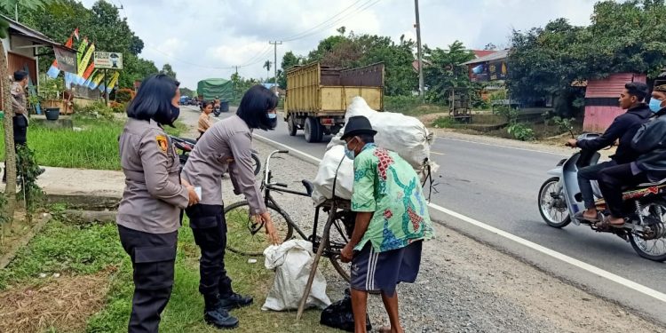 HUT Polwan ke-73 Polres Muaro Jambi Berikan Bansos