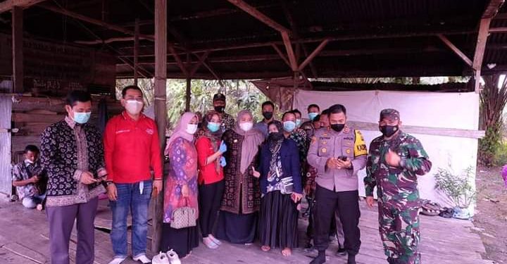 Vaksinasi dikampung Suku Anak Dalam (SAD)