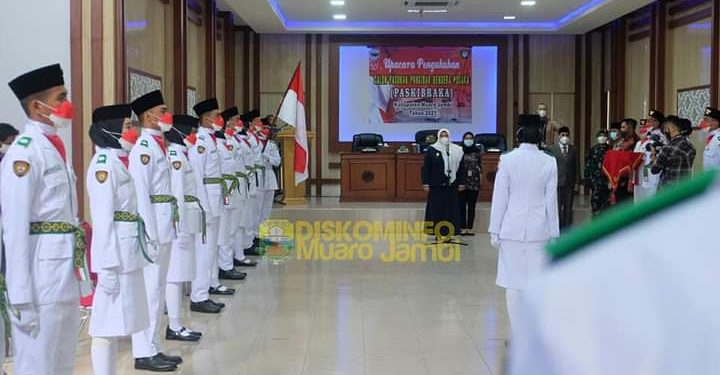 Bupati Kukuhkan Pasukan Paskibraka Muaro Jambi Tahun 2021