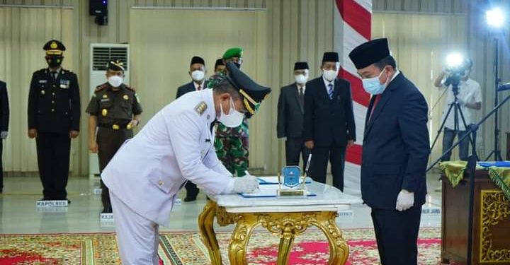 Al Haris Merasa Terharu Saat Lantik Gurunya Sebagai Bupati Merangin