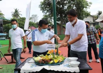 Resmikan Lapangan Tenis, Gubernur Al Haris Minta Jaring Bibit Atlit Baru Dari Generasi Muda