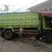 Truk Batubara Tabrak Bengkel Motor di Lingkar Selatan