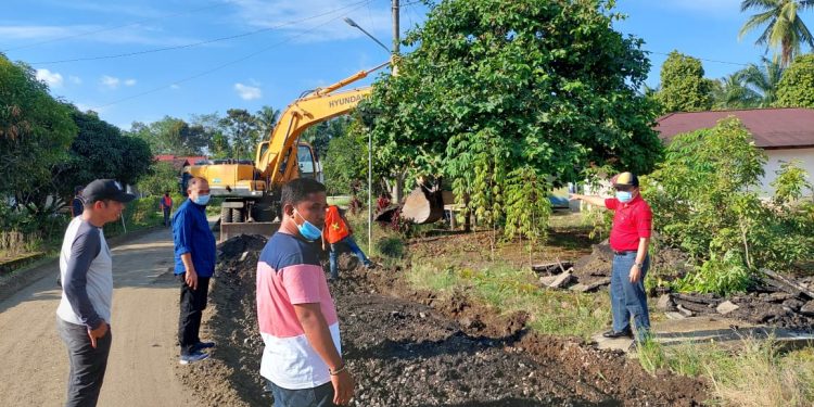 Gubernur Al Haris Tinjau Perbaikan Jalan Pulau Rengas-Muarasiau
