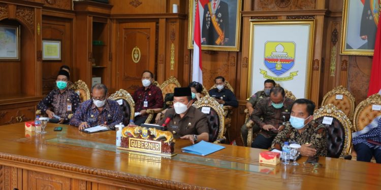 VidCon dengan Bupati/Walikota, Gubernur Perkuat Koordinasi Penanganan Covid-19