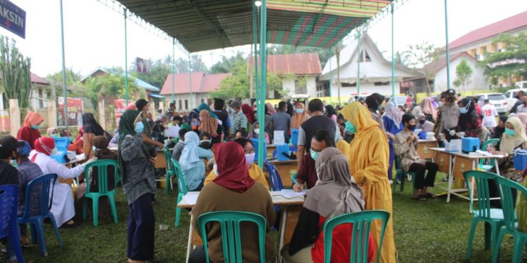 Vaksinasi di Senaung Capai Target 1000 Dosis