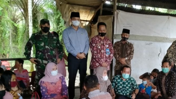 Ketua DPRD Muaro Jambi Ikut Dampingi Warga SAD untuk di Vaksin