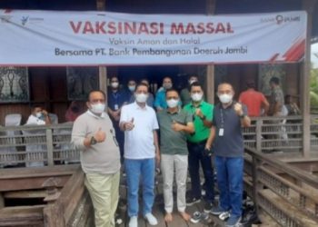 Dukung Program Pemerintah, Bank Jambi Gelar Vaksinasi Gratis Secara Door to Door