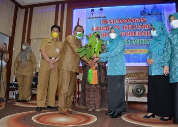 Hj. Hesti Haris Canangkan Gerakan Keluarga Pelopor Perubahan di Kabupaten Muaro Jambi