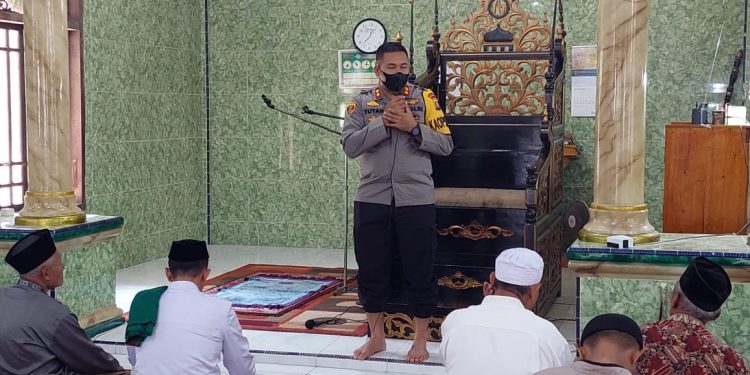 Kapolres Muarojambi Jum’at Keliling di Kecamatan Sungaigelam