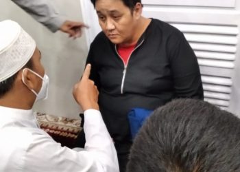 Heboh, Seorang Pria Bercadar di Jambi, Tertangkap di Saf Jamaah Wanita
