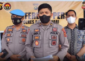 Sumur illegal Drilling di Batang Hari Berhasil dipadamkan