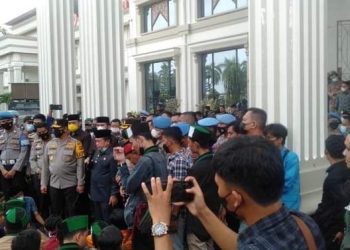 Gubernur Al Haris Temui Mahasiswa Demo Soal Angkutan Batubara