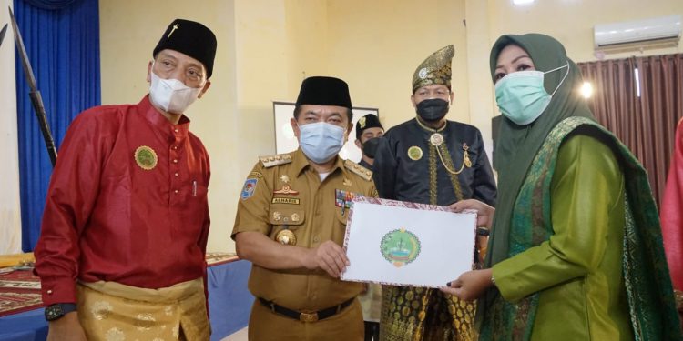 Hadiri Pengukuhan Pengurus Serambi Anak Melayu Jambi Bersatu, Gubernur Minta Lestarikan Budaya Melayu