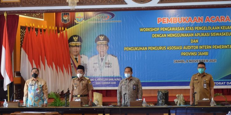 Wagub Hadiri Pelantikan AAIPI Jambi Dan Wokhsop Pengawasan Pengelolaan Keuangan Desa