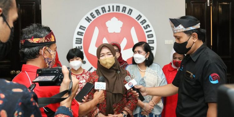 Hesti Gandeng Dekranas Pusat Angkat Kriya Jambi