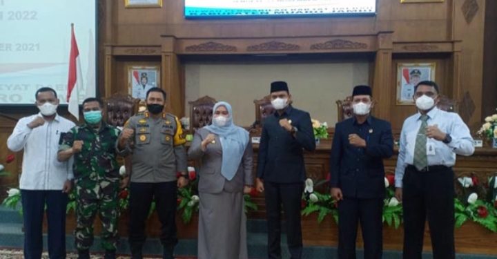 Ketua DPRD Muarojambi Pimpin Rapat Paripurna Penyampaian Nota Keuangan RANPERDA APBD