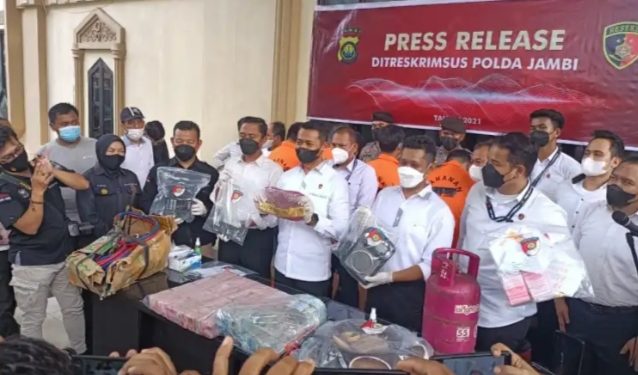 Polisi Bongkar Bisnis Emas Ilegal dan Tangkap Enam Pelaku