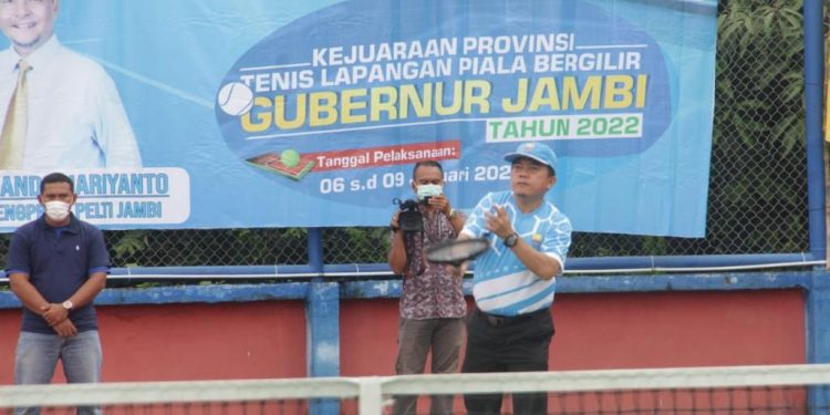 Gubernur Al Haris Ajak Pemangku Kepentingan Tingkatkan Prestasi Tenis