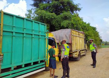 Melanggar Jam Operasional, Delapan Truk Batubara Ditilang Satlantas Polres Muarojambi