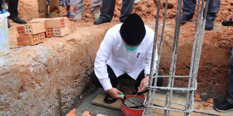 Al Haris Meletakkan Batu Pertama Pembangunan Masjid Al Azhar