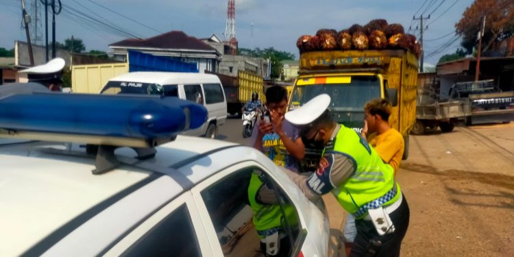 Melebihi Tonase, 7 Truk Diamankan Petugas Satlantas Polres Muarojambi