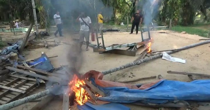 Polisi Musnahkan Arena Judi Sabung Ayam yang Meresahkan Warga Sungai Gelam