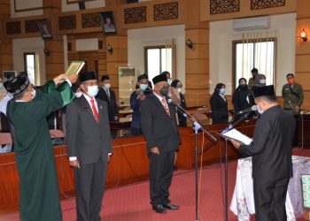 Al Haris Lantik Kepala Sekolah Titian Teras dan SMK N 3 Kota Jambi