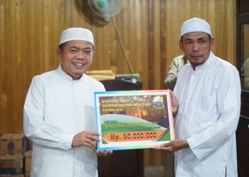 Al Haris Berikan Bantuan untuk Masjid Jami Istiqomah