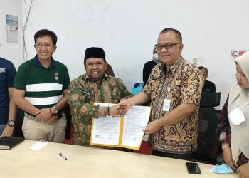 Kominfo Jambi dan Kominfo Batanghari Tandatangani Kerjasama dan Penyerahan Aplikasi SIDIA