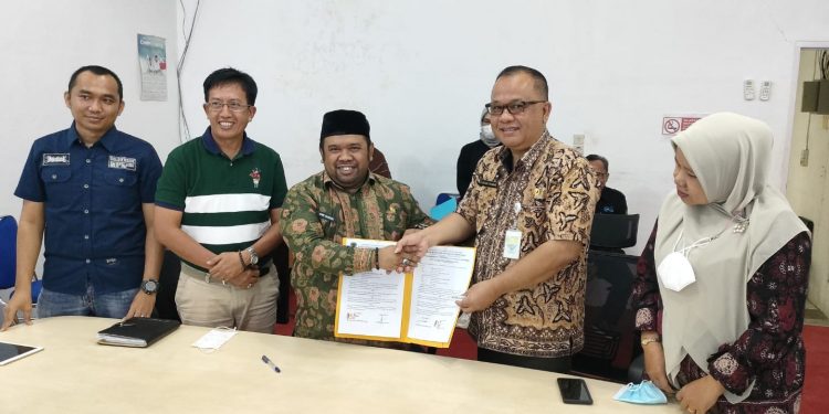Kominfo Jambi dan Kominfo Batanghari Tandatangani Kerjasama dan Penyerahan Aplikasi SIDIA