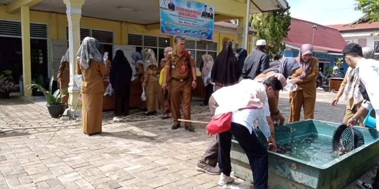 Meriahkan Ramadhan, Dinas Perikanan Merangin Gelar Bazar Ikan Murah
