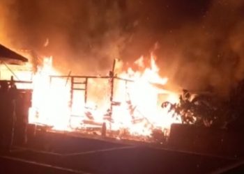 Ditinggal Taraweh, Rumah Warga Pulau Kayu Aro Hangus Terbakar
