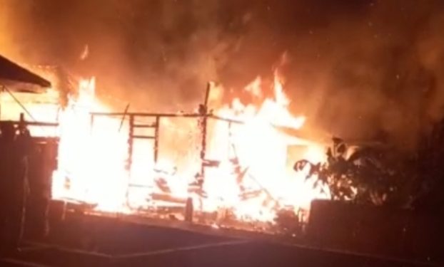 Ditinggal Taraweh, Rumah Warga Pulau Kayu Aro Hangus Terbakar