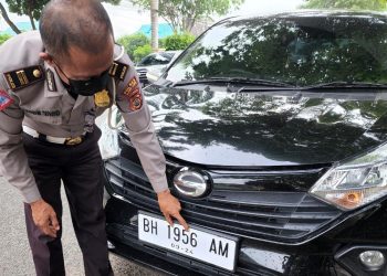 Patroli di Lintas Jambi-Pekanbaru Satlantas Polres Muarojambi Tilang Mobil Plat Putih
