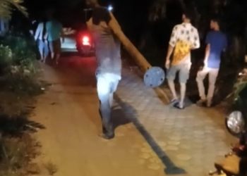 Apes, Maling ini Ditangkap Warga Saat Menggotong Hasil Curiannya