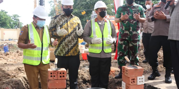 Gubernur Al Haris Lakukan Peletakan Batu Pertama Gedung Siginjai Polda Jambi