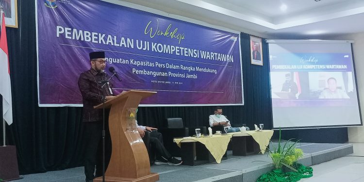 Workshop Pembekalan UKW, Diskominfo Jambi Hadirkan Wakil Ketua Dewan Pers Sebagai Narasumber