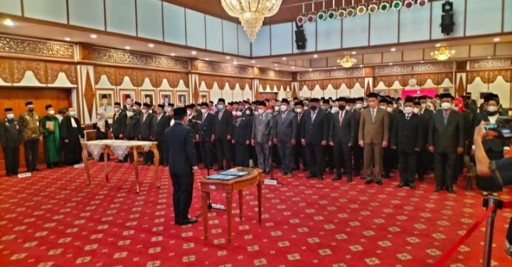 Gubernur Al Haris Lantik 263 Kepala SMA/SMK Se-Provinsi Jambi