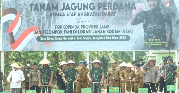 Gubernur Al Haris Dampingi Kunker KSAD Jenderal TNI Dudung Abdurachman 
